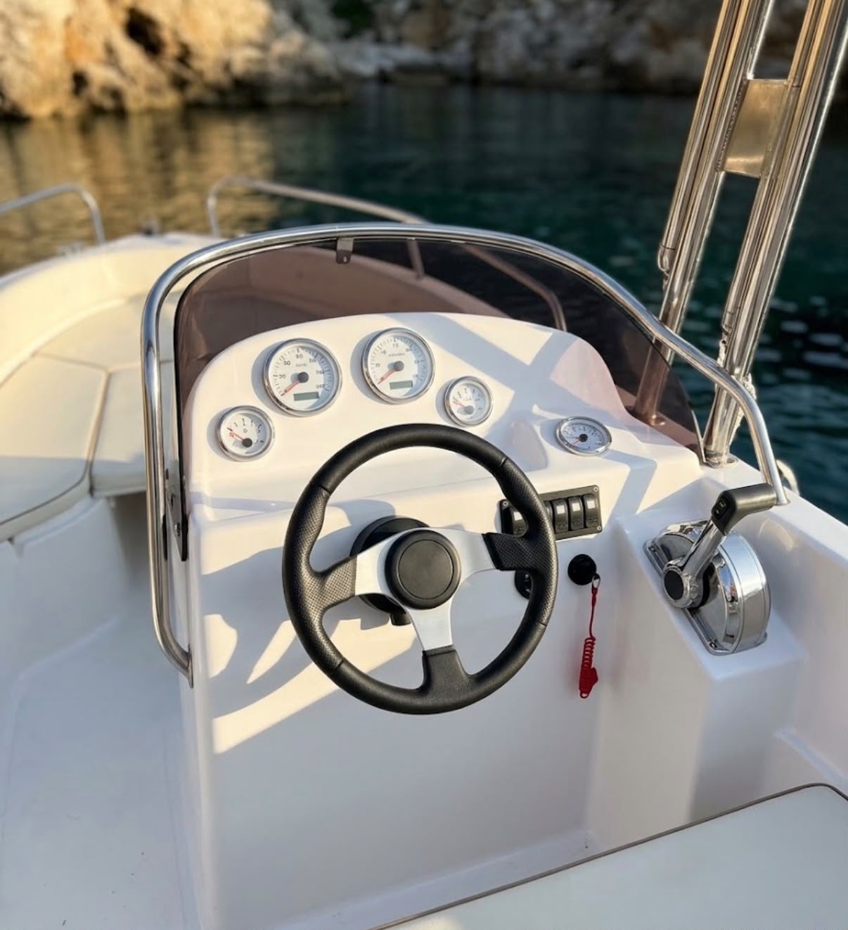 Timone e consolle della Marinello Eden 18 a noleggio
